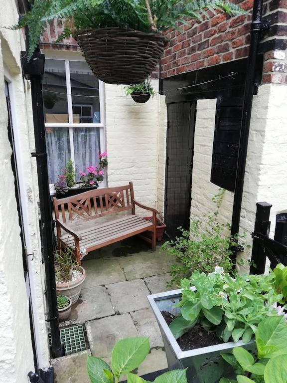 Apartamento A Summer Place - Spacious Maisonette, Central Whitby, Sleeps 4, Close To Amenities Exterior foto